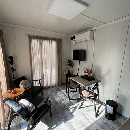 Tiny House Qirih Guest House Zierikzee Exterior photo