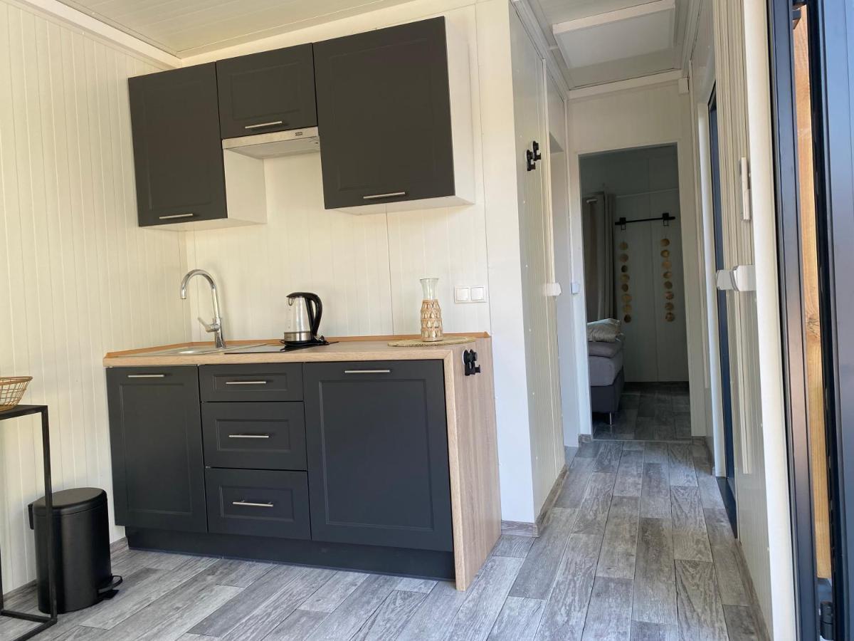 Tiny House Qirih Guest House Zierikzee Exterior photo